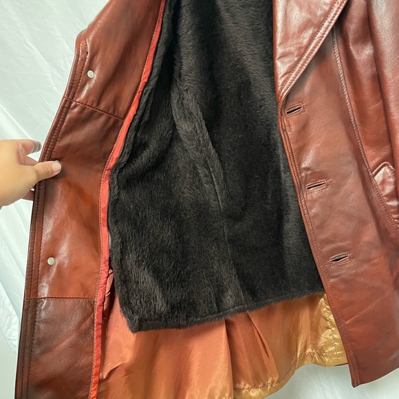 Vintage leather jacket! - Picture 2 of 3